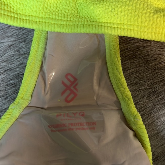 Pilyq Pineapple Reef Ring Side Halter top and matching reef full bottoms - Picture 5 of 9